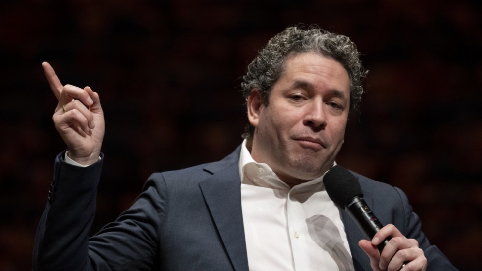 Gustavo Dudamel slutar dirigera i Paris.