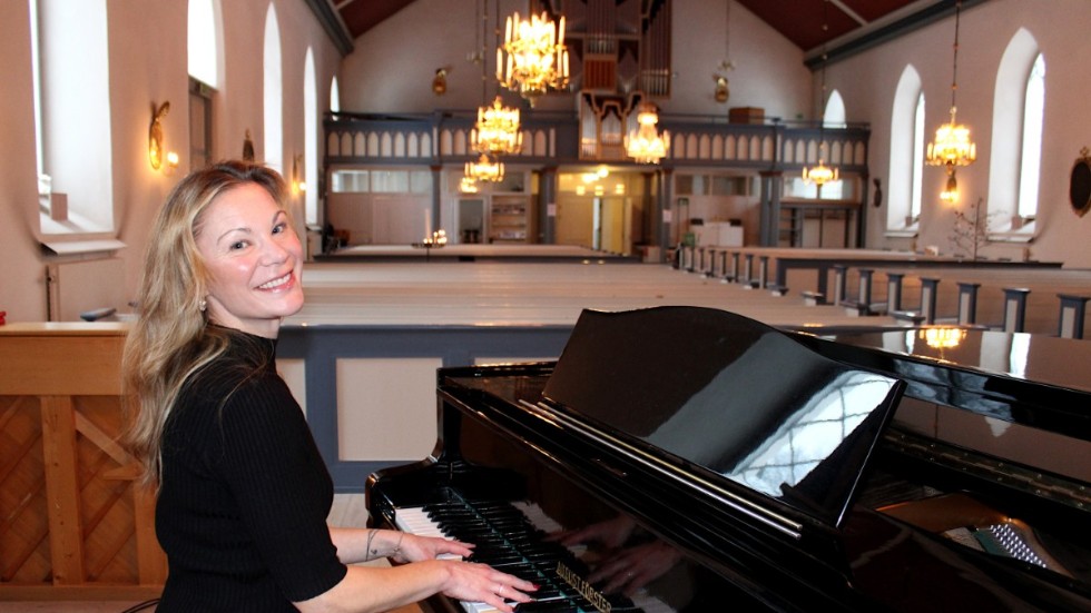 Lisa Sandstedt har samlat ihop sina musikaliska vänner och tillsammans kommer de att ge en konsert i Virserums kyrka till förmån för Musikhjälpen