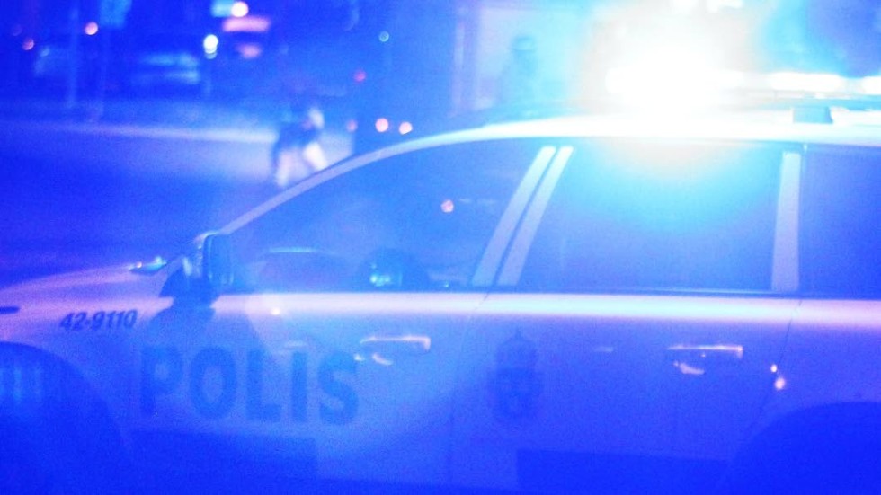 Polisen hade en hel del att göra i anslutning till festligheter i Södra Vi på Valborgsmässoafton. Flera personer togs för fylla. En man misstänks för grovt knivbrott och våldsamt motstånd.