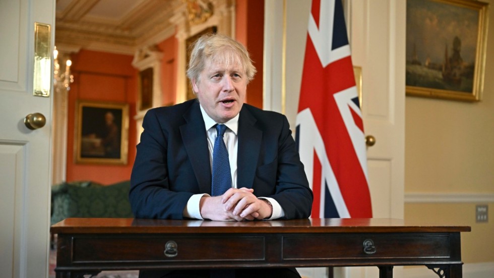 Storbritanniens premiärminister Boris Johnson kallar i ett tv-sänt tal Putin för en "diktator" som aldrig kommer att kunna trycka ned ukrainarnas nationalkänsla.