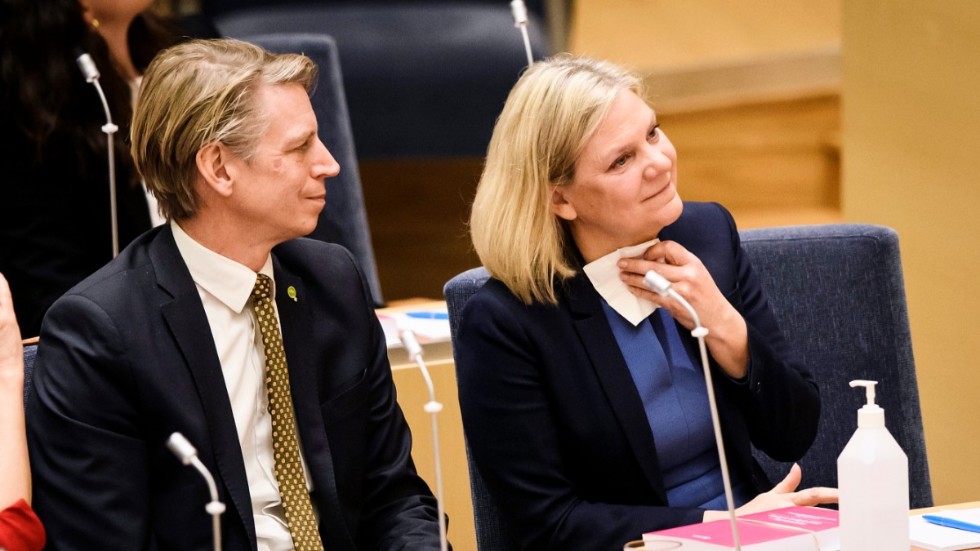 En lättad Magdalena Andersson under statsministeromröstningen i riksdagen. Men hur ska det gå för MP?