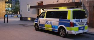 Kvinna gick omkring med kniv i centrala Linköping