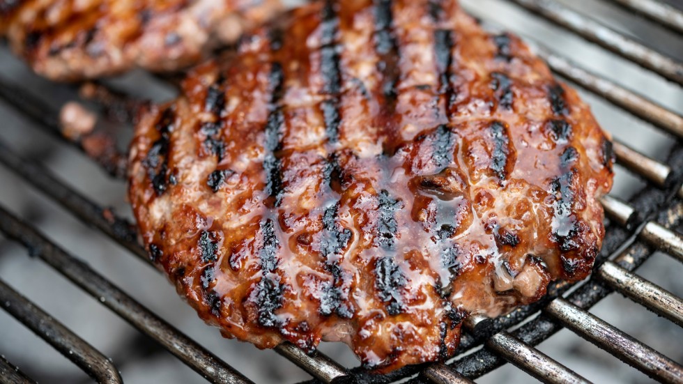 Skatten på  livsmedel som kött bör höjas rejält enligt det nya partiet Klimatalliansen. 