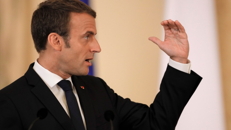Frankrikes president Emmanuel Macron är inte någon som försvagar välfärd och trygghet. 