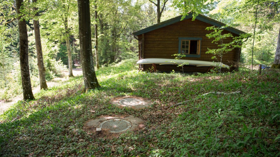 Östhammars kommun ställer högre krav på avloppsanläggningar som ligger nära sjöar och vattendrag, skriver Ulf Andersson och Tomas Bendiksen. (Bilden är tagen på en annan ort).