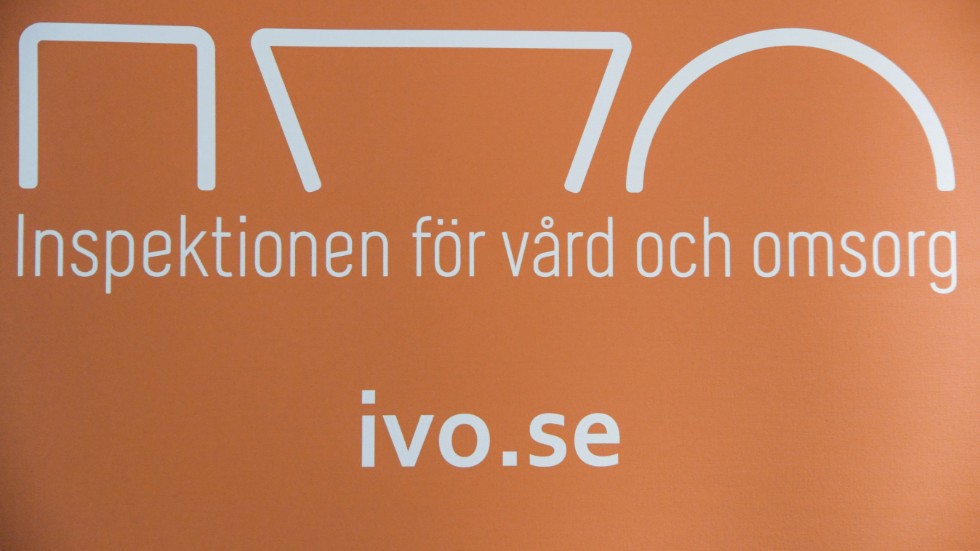 Demensföreningen i Eskilstuna kräver att regeringen ger IVO i uppdrag att granska kommunernas kompetens.
