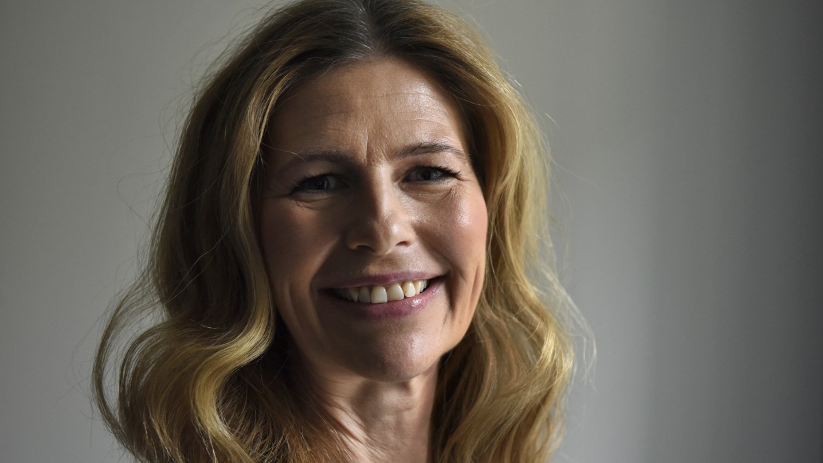 Axel Johnson tvingas lägga bud på Dustin