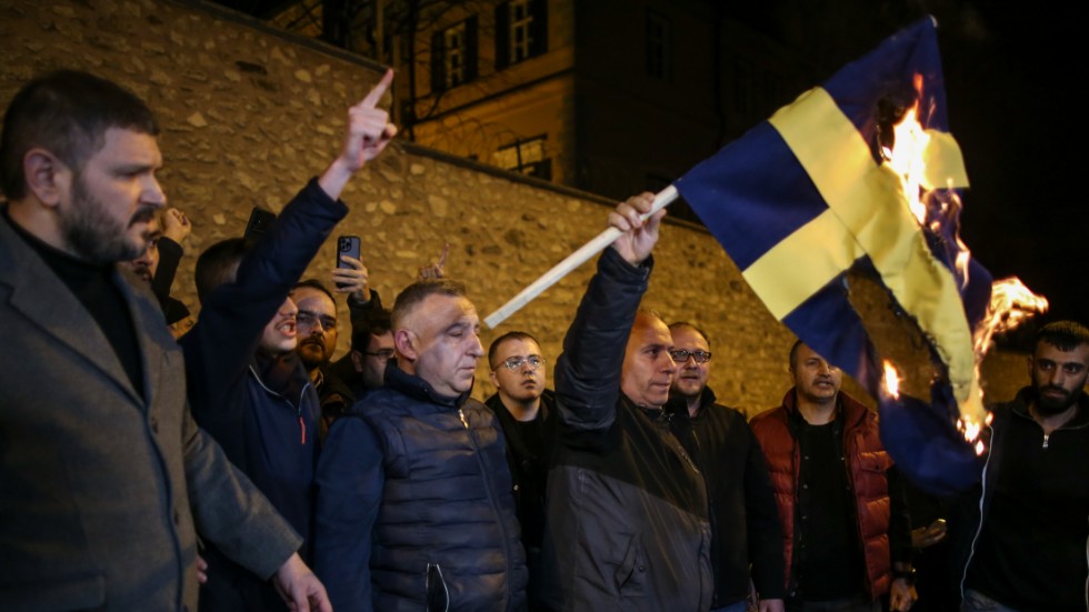 Det protesterades mot Sverige och svensk yttrandefrihet i vintras. Här vid det svenska konsulatet i Istanbul.