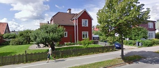 Nya ägare till fastigheten på Vallavägen 15 i Katrineholm - 2 200 000 kronor blev priset
