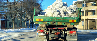 Snö och skräp dumpas på kommunens snötippar