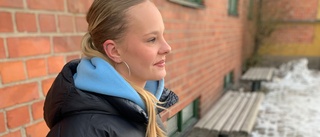 Julia, 18, föll för trenden – nu har hon snigelslem i ansiktet 