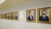 Fribergs porträtt fortfarande borta – kommunen har polisanmält