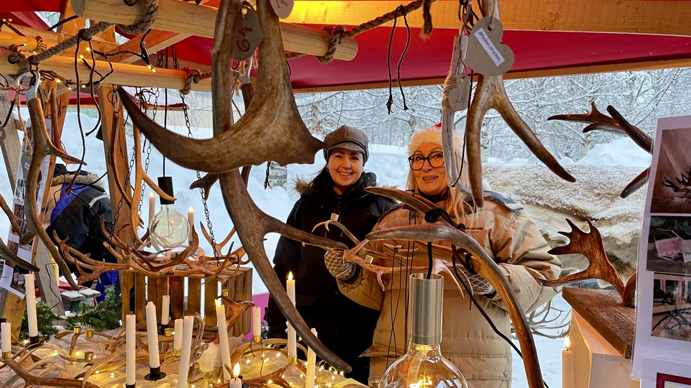 Jenny Stenman och Anki Egmalm from the company Lyckan in Jörn were rewarded Best market stand for their candlesticks made of reindeer antlers.