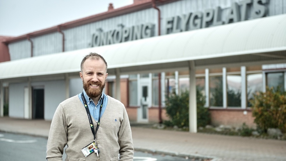 Henrik Älverdal är kommersiell chef på Jönköping Airport. "Vi jobbar på att få ännu fler destinationer i framtiden", säger han.