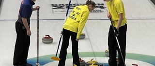 Premiärvinst och millimeterförlust i OS-curlingen för Uppsalapar