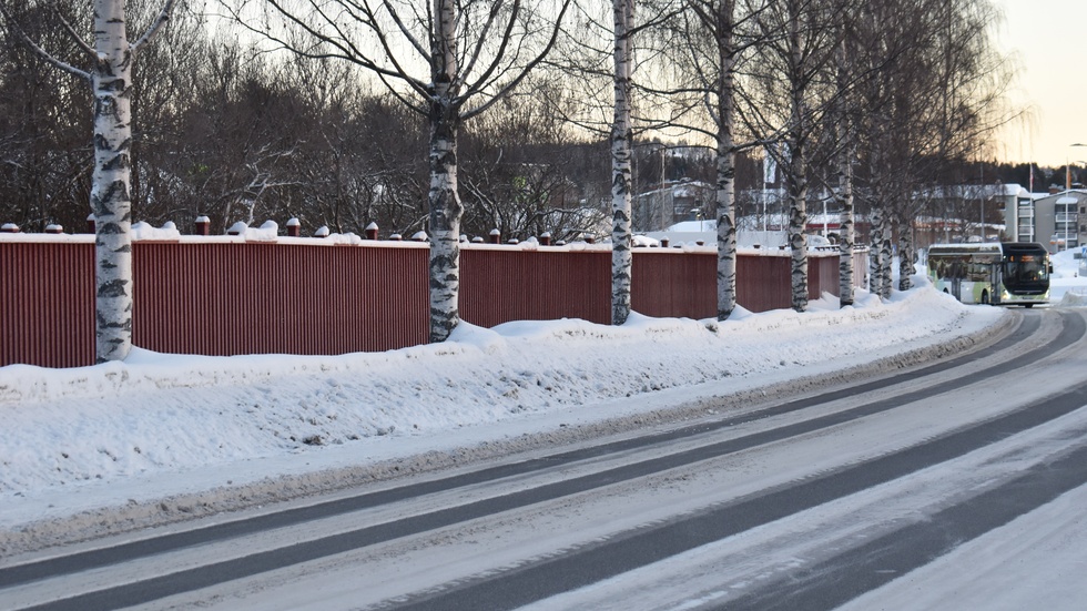 Planket vid Klockarbergsvägen som är ett svartbygge.