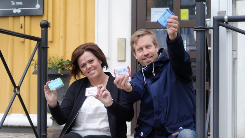 I april satt Eva Kindstrand-Drie och Fredrik Thalin i kylan och ville sälja biljetter, nu är kvällen snart här.