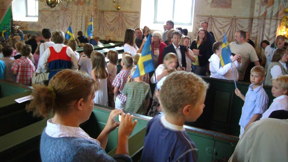 Värna traditioner – men inte religiösa inslag. I Vimmerby fungerar samarbetet bra mellan kyrka och skola tycker båda parter.