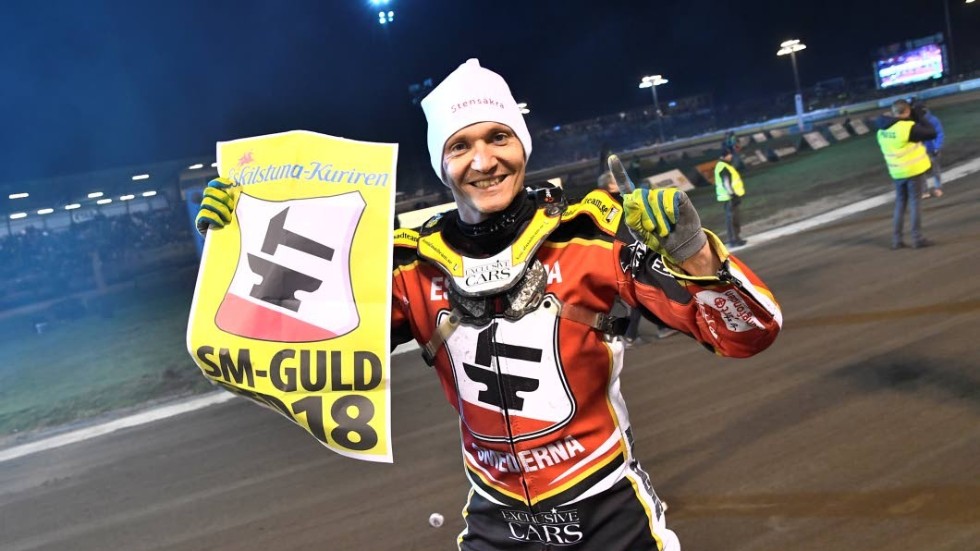 Fredrik Lindgren bidrog starkt till Smedernas SM-guld. Nu väljer att han inte förlänga över 2019.