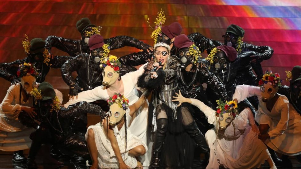 Eurovision med extra allt. Popikonen Madonna gav stjärnglans åt årets final trots falsksång.