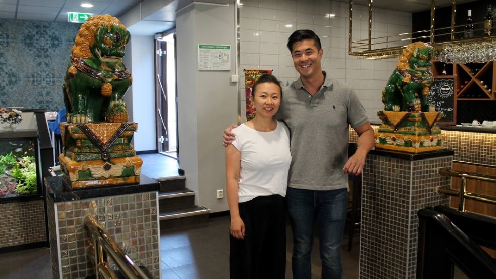 Restaurangchef Dana Chen och en av delägarna, Jonas Luu, är nöjda med renoveringen av Ming Palace som i år firar 40 år.