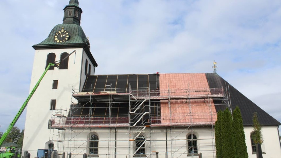 Kisa kyrka får ny kopparplåt för 1,8 miljoner kronor. Linköpings stift står för 67 procent av kostnaden.