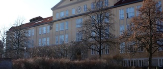 Skola i Linköping fick utrymmas – smällare kastades i byggnaden