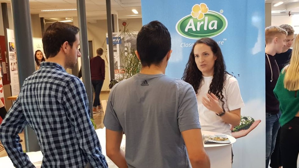 Arla var ett av många företag som passade på att knyta kontakter med poteniella framtida anställda.