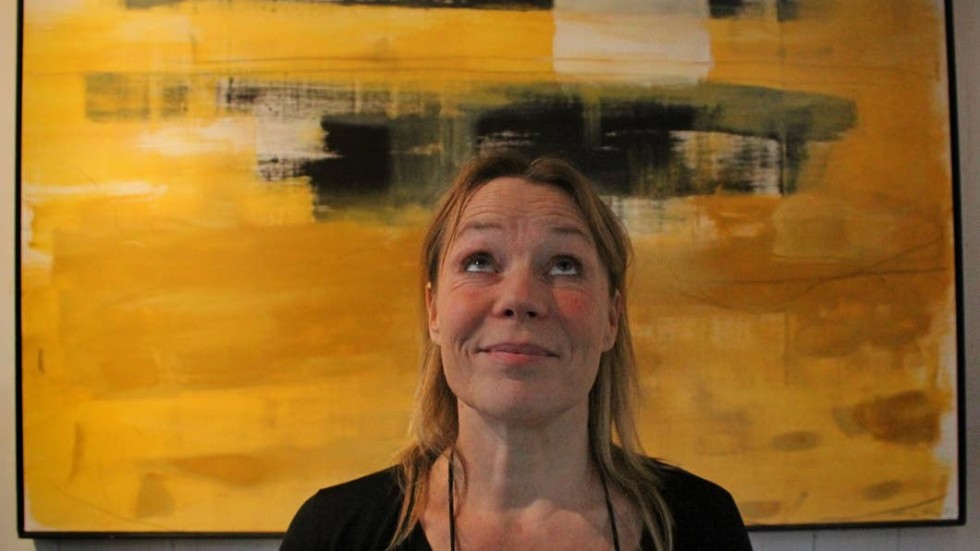 Karin Almlöf, grafisk designer, förläggare och konstnär, fyller 60 år.
