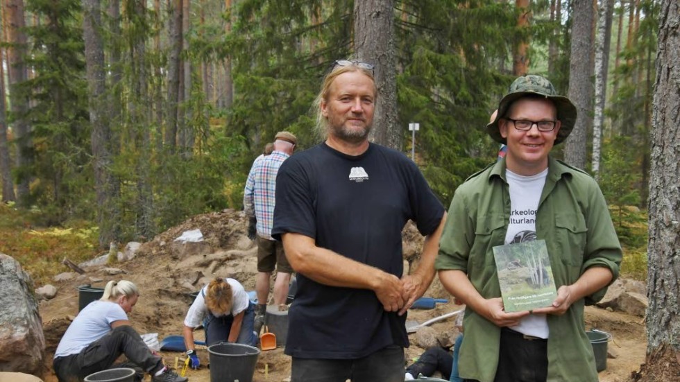 Kenneth Alexandersson, Kalmar Länsmuseum, och Michael Dahlin, Arkeologi & Kulturlandskap, hoppas på spännande utgrävningar intill sjön Krön i sommar.
