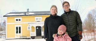 Släktgården får nytt liv i familjens händer – hönor har flyttat in: "Det har varit ett intensivt år"