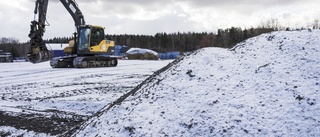 Nu slänger kommunen 20 000 ton engångsgrus – för flera miljoner