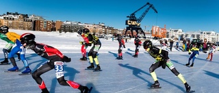 Isen fortsätter dra flera hundra holländare