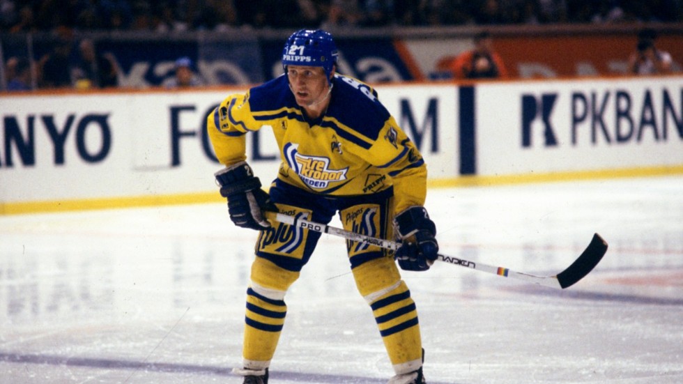Valter Skarsgård ska spela en ung Börje Salming i tv-serien om dennes resa från Kiruna till NHL. Här syns Börje Salming under en match med Tre Kronor i början av 1980-talet. Arkivbild.