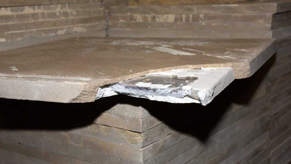 Narkotikan fanns gömd i specialgjorda marmorplattor i en leverans från Marocko. Totalt hittades 1,2 ton cannabisharts.