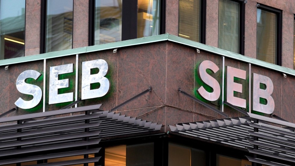 SEB stänger dörren för spontanbesök på alla sina 100 bankkontor runtom i Sverige. Arkivbild.