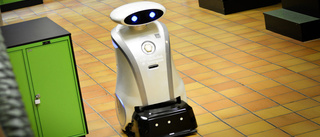 Ny på jobbet: Roboten Ella är Baldergymnasiets nya städare • Kan rengöra 10 000 kvadratmeter per dygn