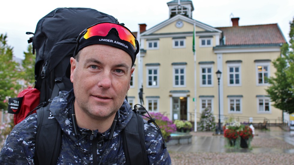 Jimmy Johansson samlar i samband med sin resa in pengar till Måns Jenningers minnesfond.