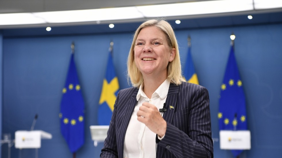 Finansminister Magdalena Andersson skiftar snart skepnad till partiledare och statsminister Magdalena Andersson.