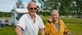 När Norge lättade på restriktionerna började bobilarna rulla • Dagfinn och Astrid var först till Boden: "Bara härligt att det är lite folk"