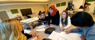 Unikt skolsamarbete i Enköping för samman elever från varsin sida av stan • Bussas mellan Bergvreten och Enöglaskolan
