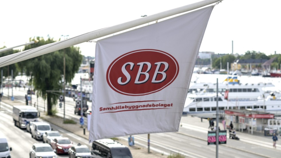 Flaggan på SBB:s kontor på Strandvägen i Stockholm. Arkivbild.
