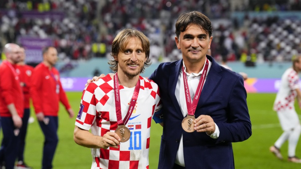 Luka Modric och Zlatko Dalic med bronsmedaljerna.