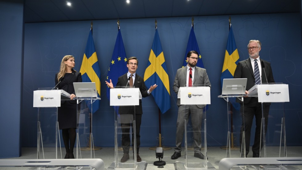 Skribenten skriver om Sverigedemokraterna, Tidöavtalet och hur tidigare hårda linjer har tunnats ut.