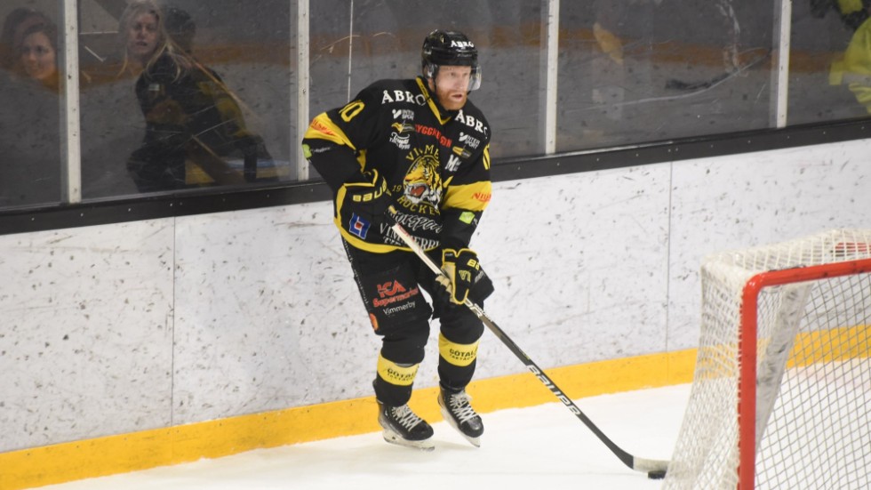 Jakob Karlsson är återigen en match ifrån en kvalserie med Vimmerby Hockey.