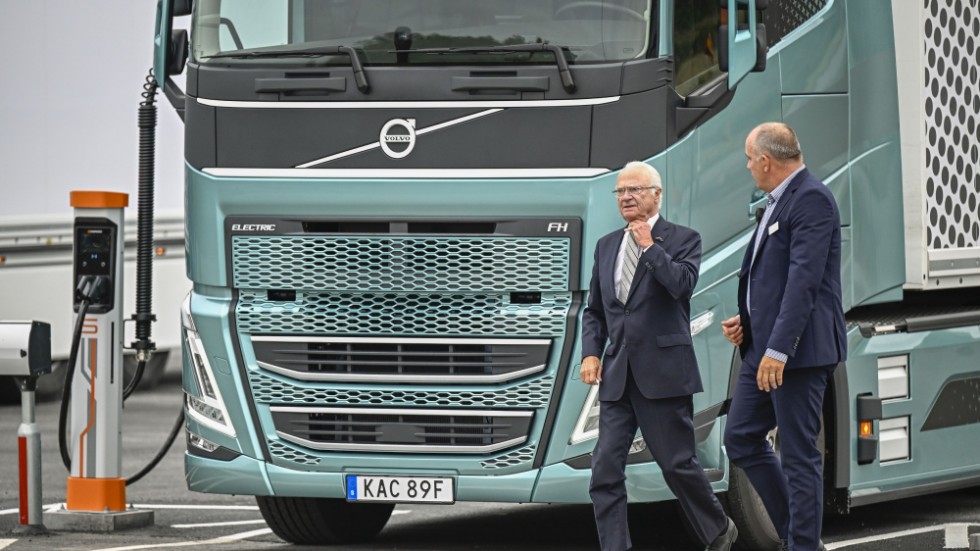 2022 blev ett rekordår för Volvo Lastvagnar, som ingår i Volvokoncernen. I oktober besökte kung Carl XVI Gustaf fabriken i Tuve och tog en provtur med lastbil.