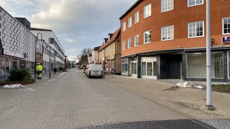 Man får knappt ställa ett fordon utanför sitt eget hus, detta kanske gäller även andra kommuner i Östergötland? skriver KF Andersson.