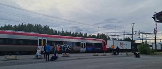 Över sex timmars försening – nu svarar tågbolaget på kritiken