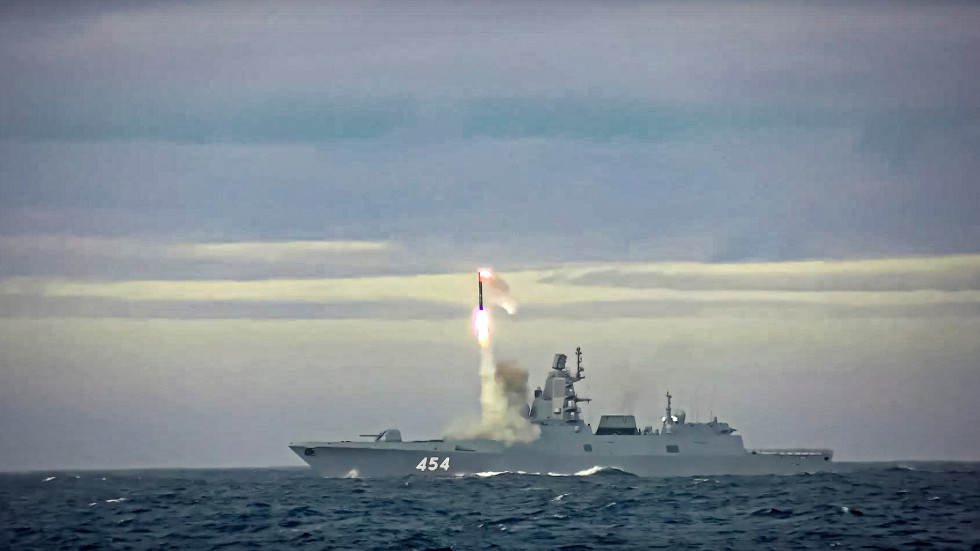 Kryssningsroboten Zirkon avfyras vid en rysk provskjutning i Barents hav den 28 maj. Bilden kommer från en video utsänd av det ryska försvarsdepartementet. Arkivbild.