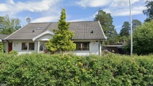Nya ägare till villa i Uppsala - 7 400 000 kronor blev priset